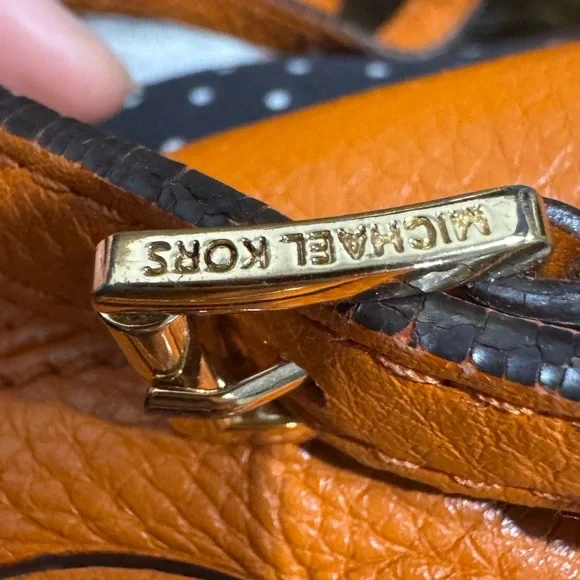 MICHAEL KORS Charlton Brown Leather Gold Push Lock Crossbody Shoulder Bag Purse - Picture 15 of 16